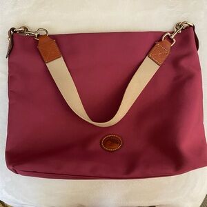 Dooney and Bourke Tote with detachable canvas straps . Excellent Condition